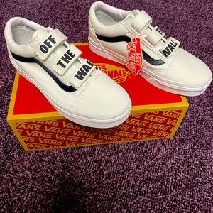 New woman’s old school shoes size 71/2